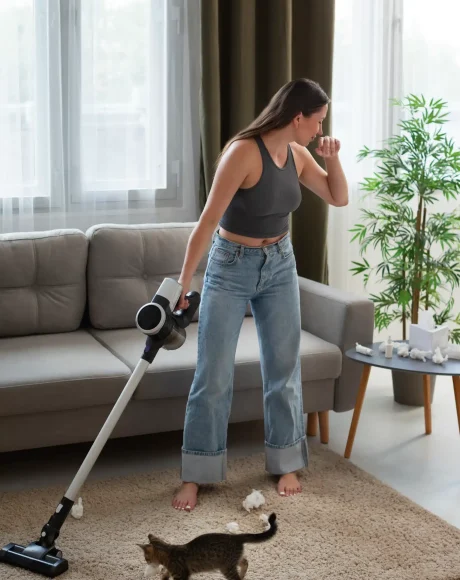 woman-suffering-from-pet-allergy